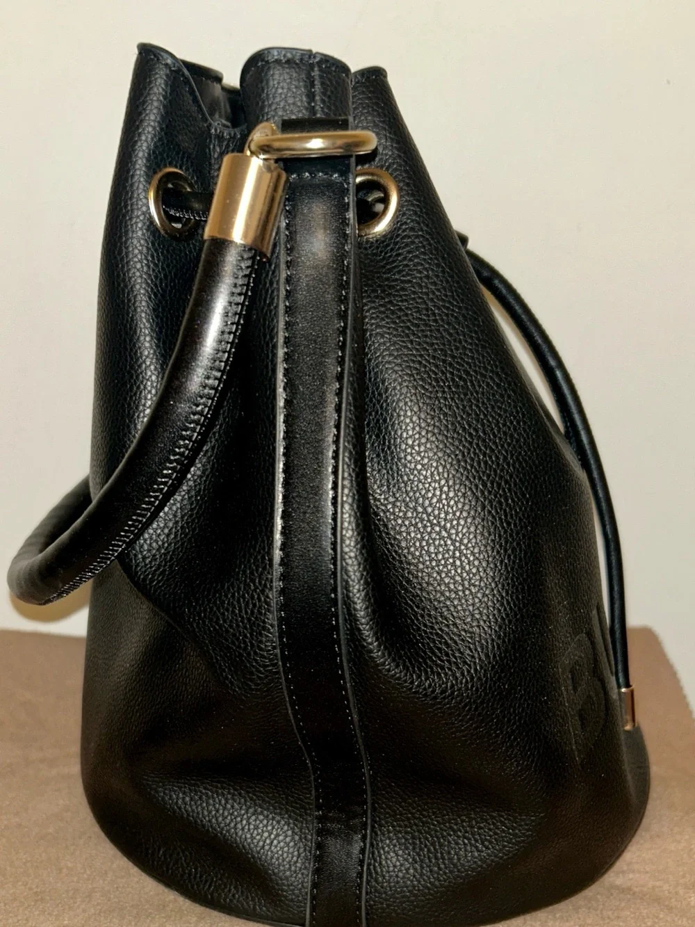 Source Unknown Black Bucket Tote with Gold Hardware